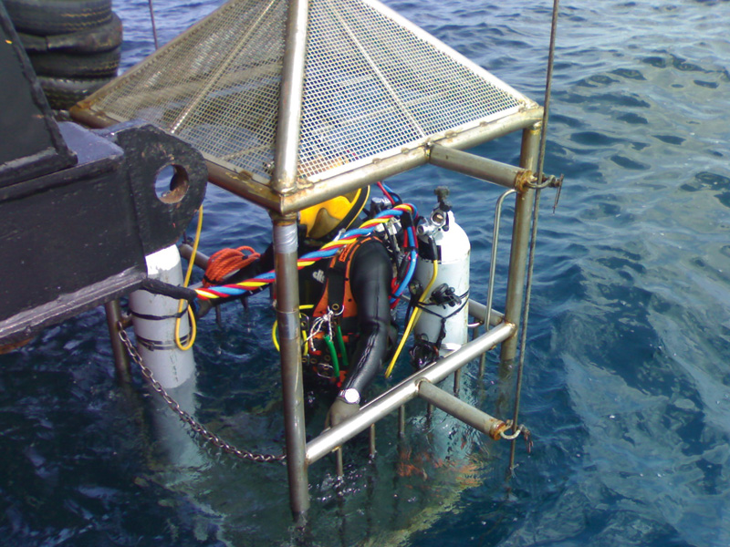 AIR & SATURATION DIVING SERVICES